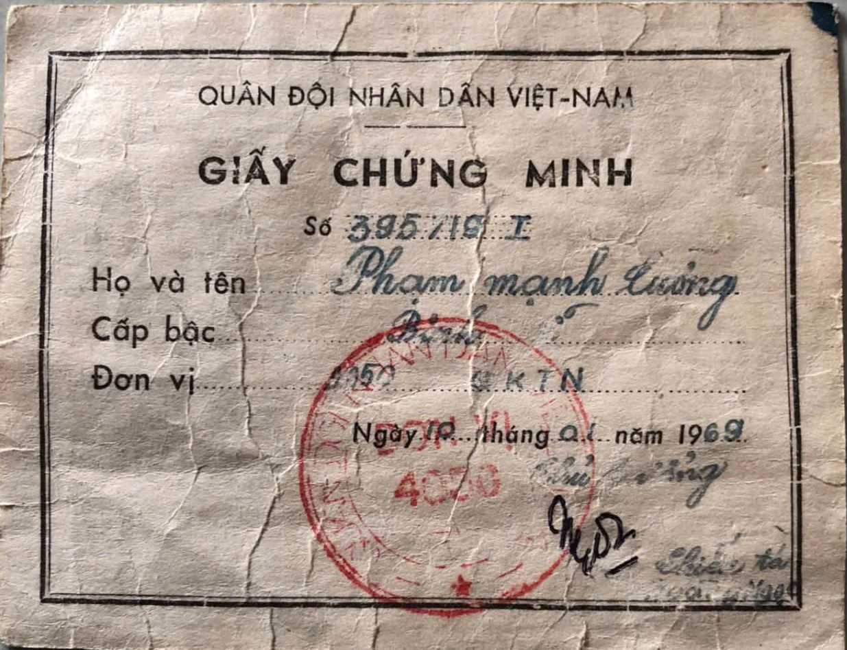 Giấy chứng minh của đồng chí Phạm Mạnh Tường